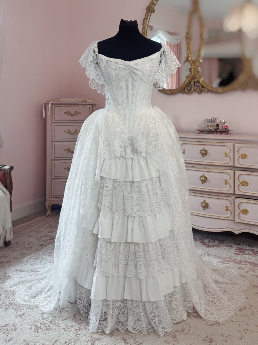 Vintage Victorian Basque Waist White Lace Corset Tiered Ruffle Ballgown